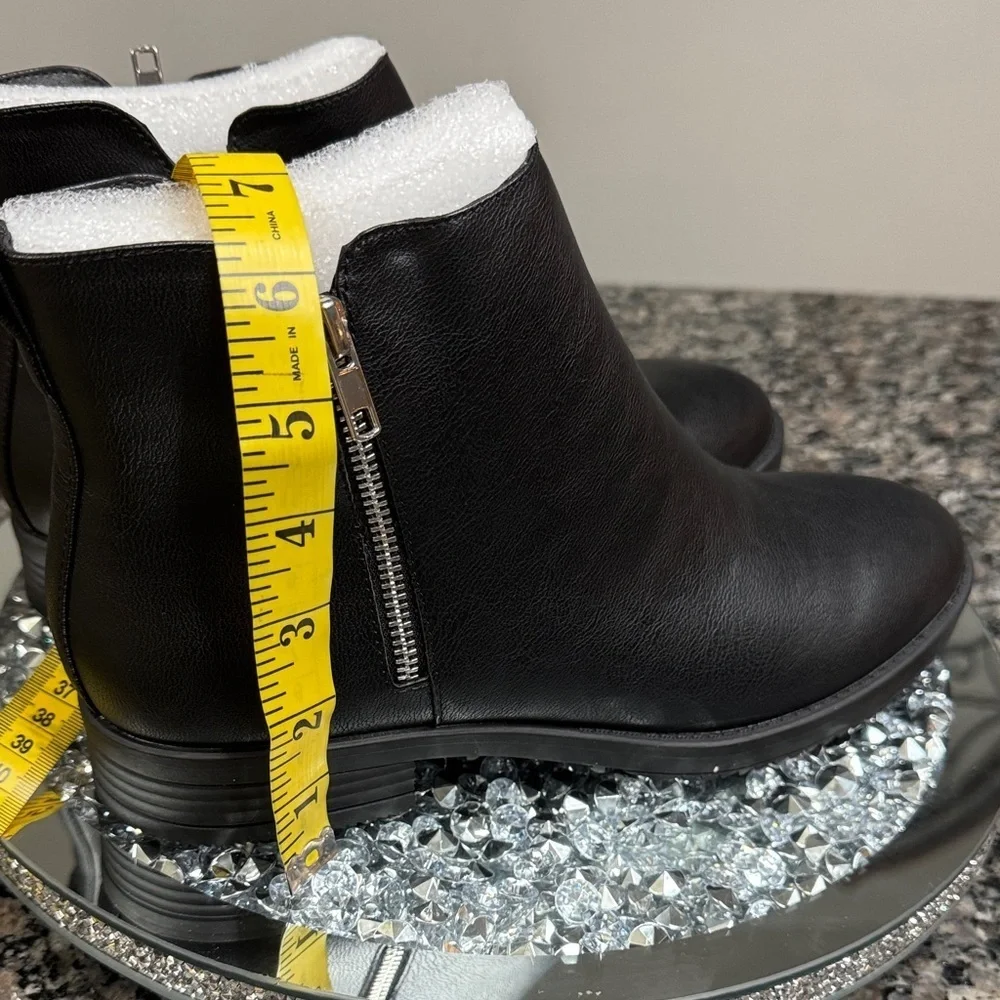 Style & Co. Black Ankle Booties with Side Zipper NWOT 10